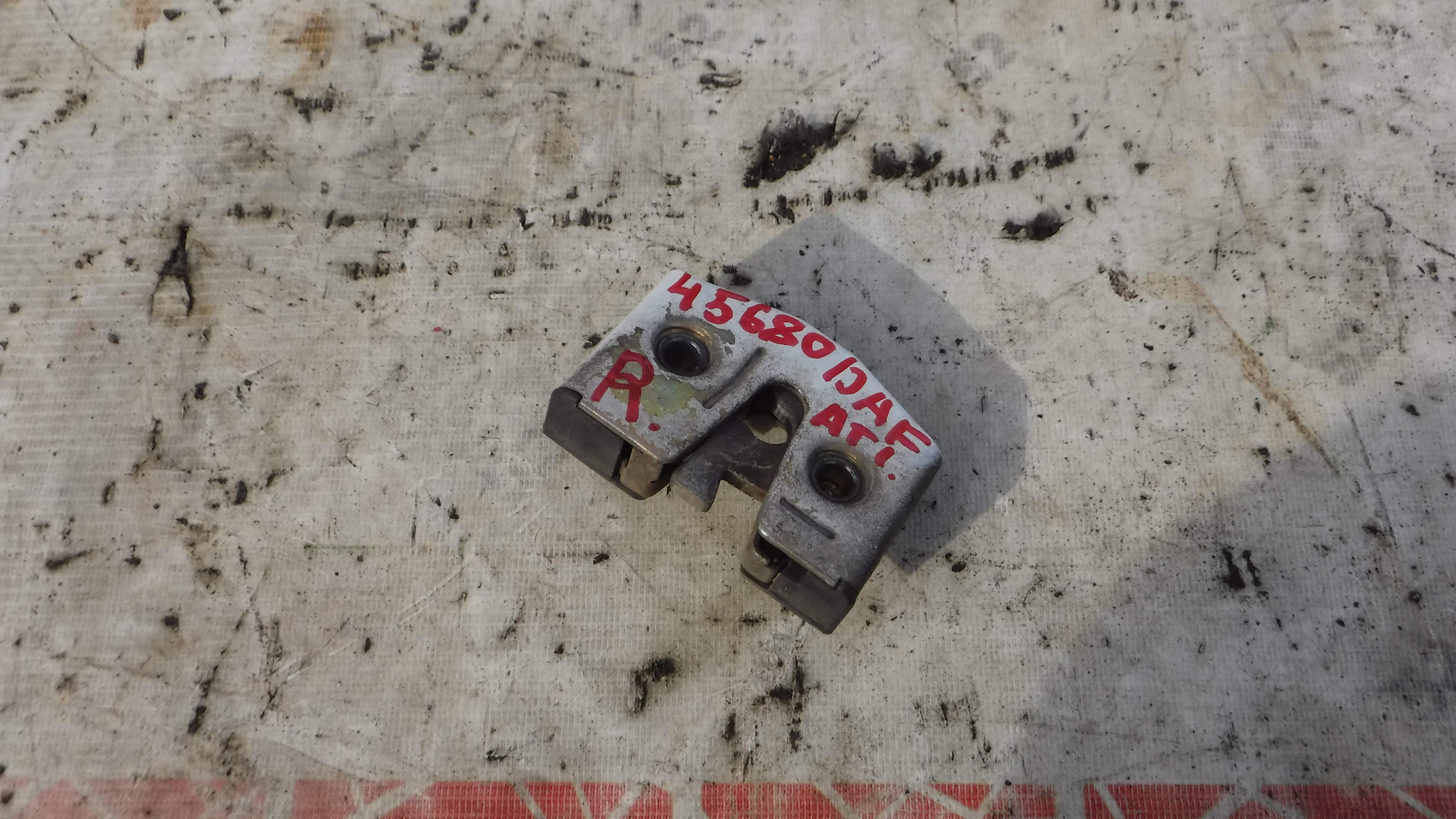 Замок двери передней правый 0673462 0673464 Даф DAF 95 ATI 1995